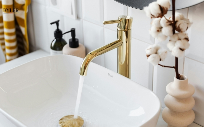 Lắp đặt vòi lavabo và chậu rửa Đức